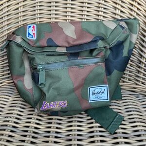 Herschel Supply Co. - Los Angeles Lakers camo print Fanny pack